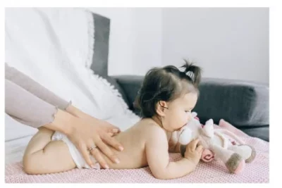 massage bébé - OptiMoms